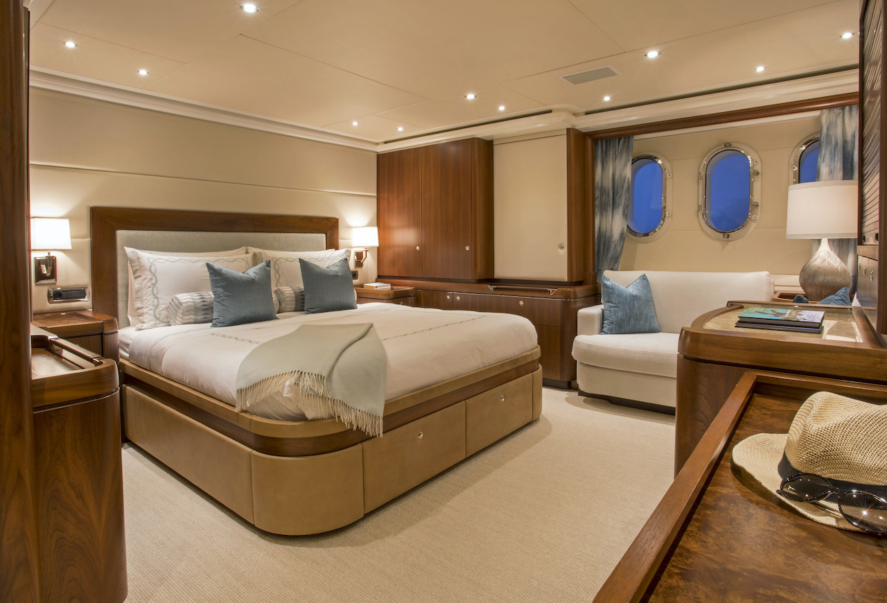 PURA VIDA Yacht Charter Review | CHARTERWORLD Luxury Yacht Charters